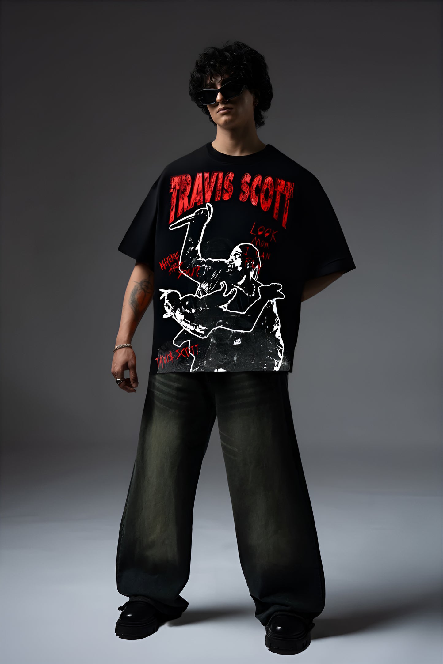 TRAVIS SCOTT OVERSIZED TSHIRT