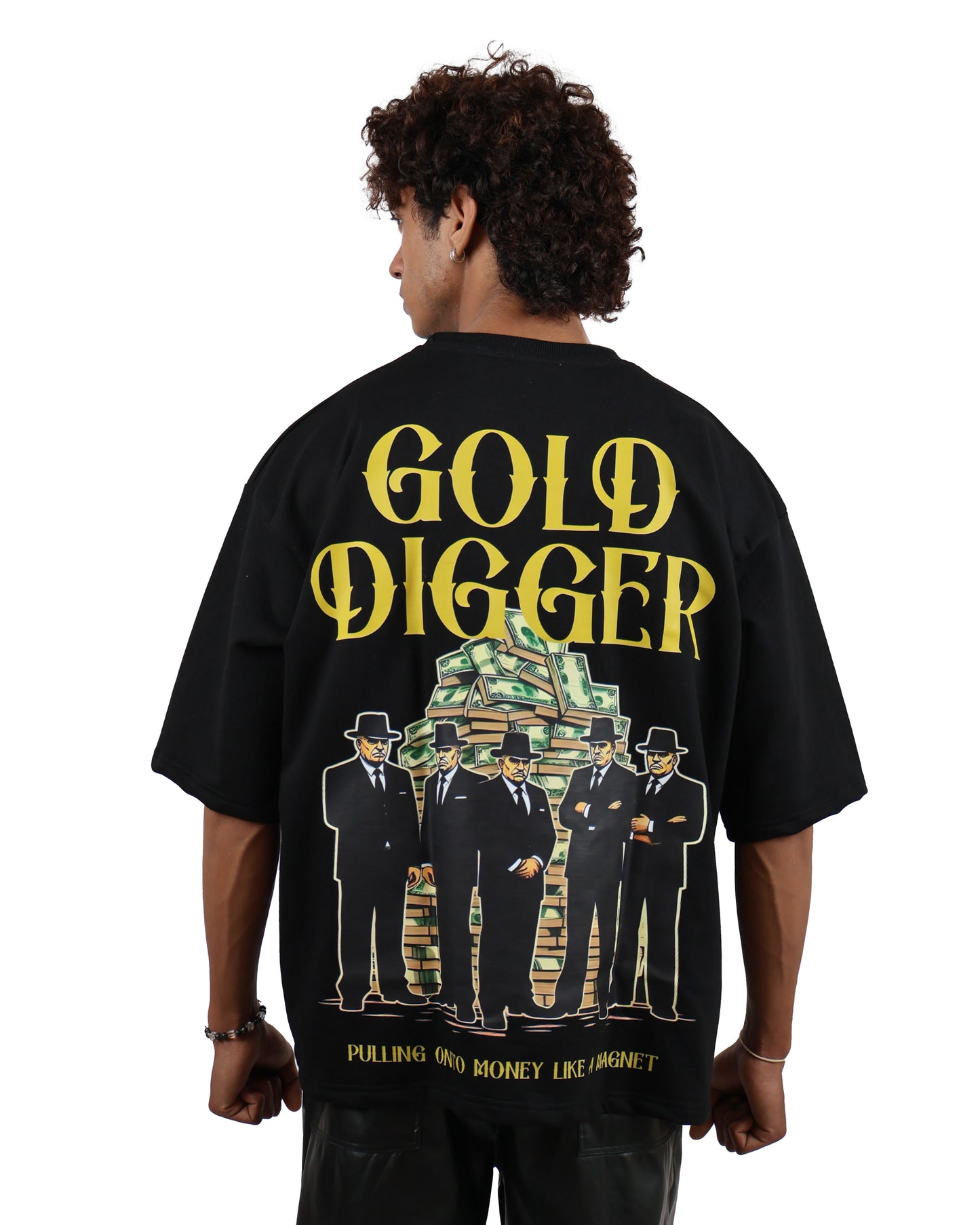 GOLD DIGGER BLACK OVERSIZED T SHIRT