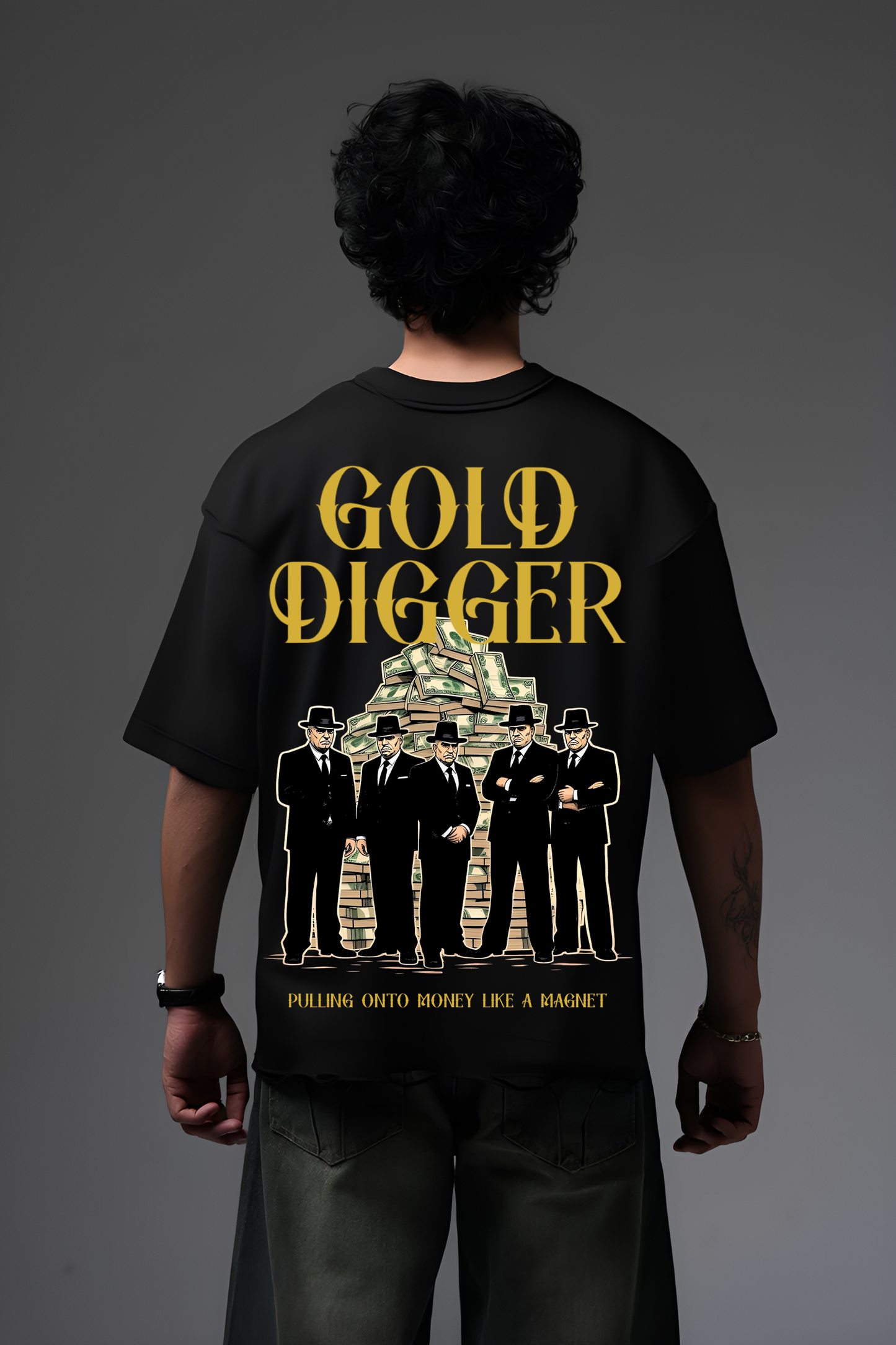 GOLD DIGGER BLACK OVERSIZED T SHIRT